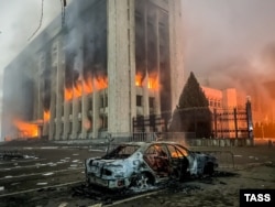 Алматыдағы тәртіпсіздік кезінде өртенген әкімдік ғимараты. 5 қаңтар 2022 жыл.